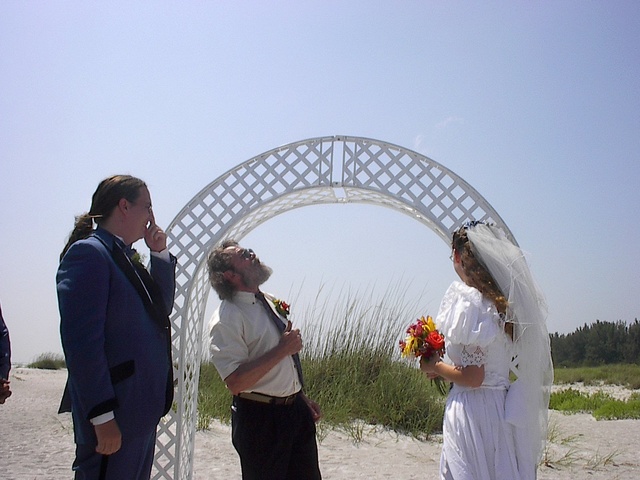 01BrideGroomTrellis